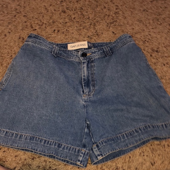 Women’s Cute Roll up or leave long shorts - Picture 3 of 6